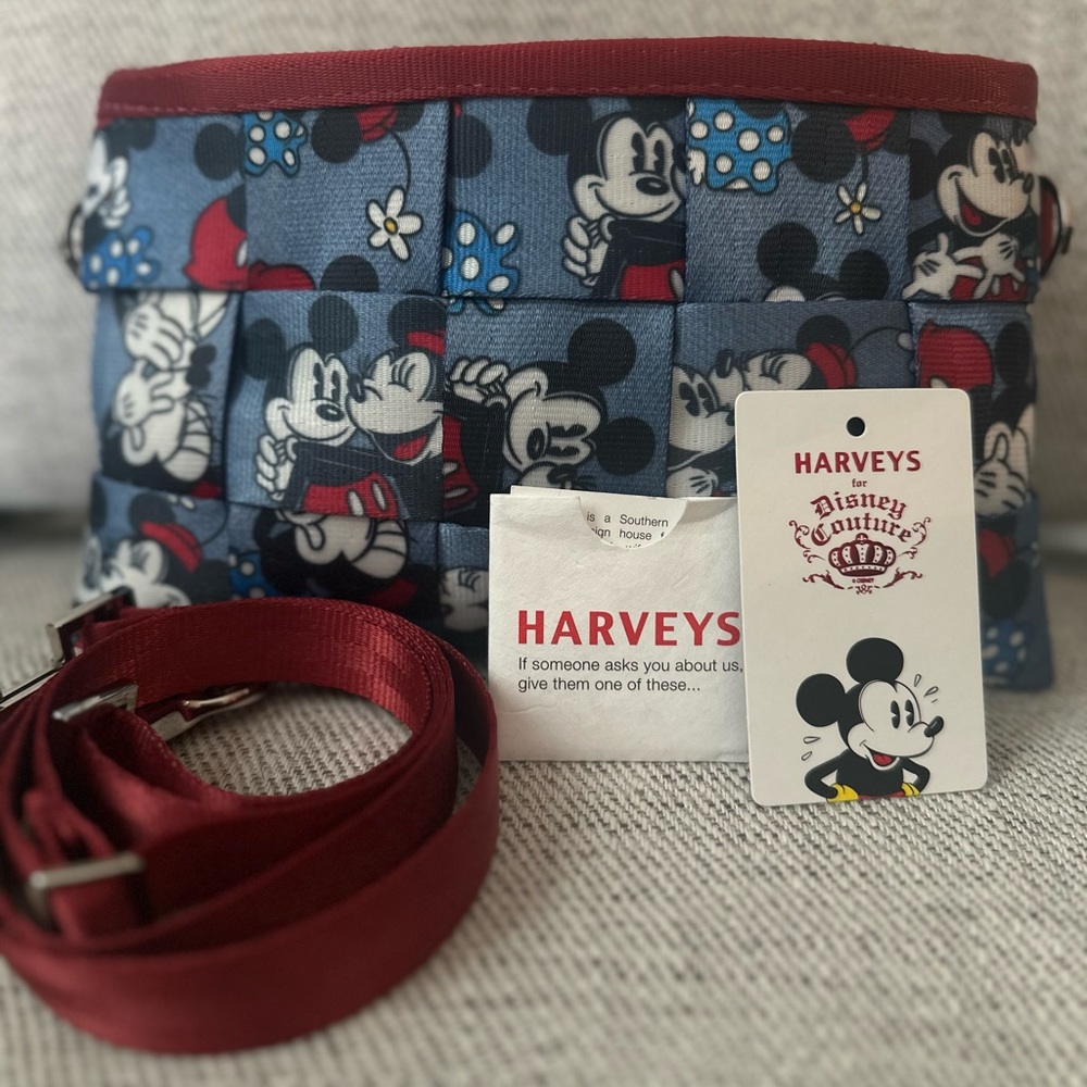 Harveys Disney Corture Seatbelt Bag New!
